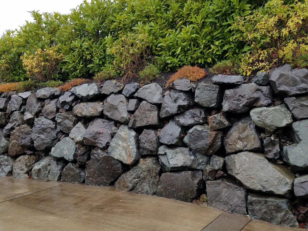 rock retaining wall